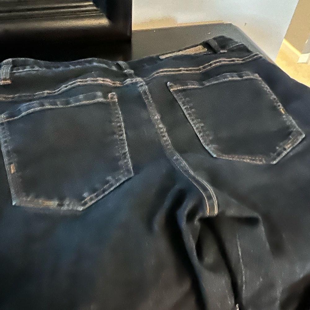 Liverpool Linda Shorts. Women’s Size 8/29 Dark Denim